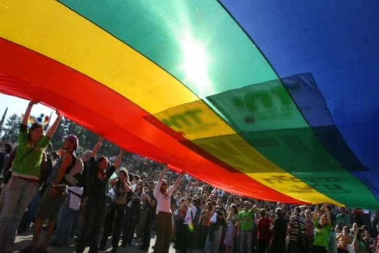 
	&quot;A norma pro&iacute;be os psic&oacute;logos de tratar a homossexualidade como doen&ccedil;a, pois a Organiza&ccedil;&atilde;o Mundial da Sa&uacute;de j&aacute; declarou que n&atilde;o &eacute;&quot;, afirmou o presidente do CFP, Humberto Verona
 (Getty Images)