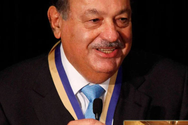 1. Carlos Slim Helu  (GETTY IMAGES (grande) / DIVULGACAO (pequena))