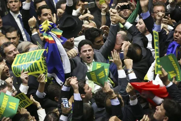 
	Bruno Ara&uacute;jo: para marcar sua posi&ccedil;&atilde;o contra Dilma, ele chegou a subir na tribuna da C&acirc;mara com uma panela nas m&atilde;os em mar&ccedil;o de 2015
 (Agência Brasil/Marcelo Camargo)