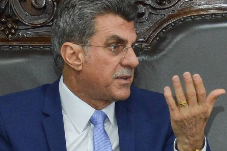 
	Romero Juc&aacute;: o projeto do Senado, cuja tramita&ccedil;&atilde;o est&aacute; em est&aacute;gios mais iniciais, continuar&aacute; em seu andamento normal, avaliou Juc&aacute;
 (Agência Brasil/Antonio Cruz)