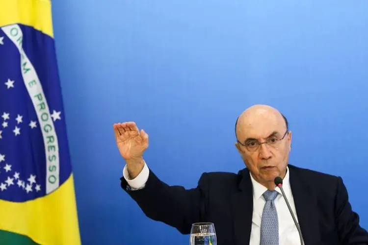 
	Henrique Meirelles durante an&uacute;ncio de proposta para limitar gastos do governo: mercado est&aacute; otimista, mas v&ecirc; desafios
 (Agência Brasil/Marcelo Camargo)