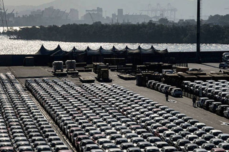 Brasil produziu 3,74 mi de veículos em 2013, diz Anfavea