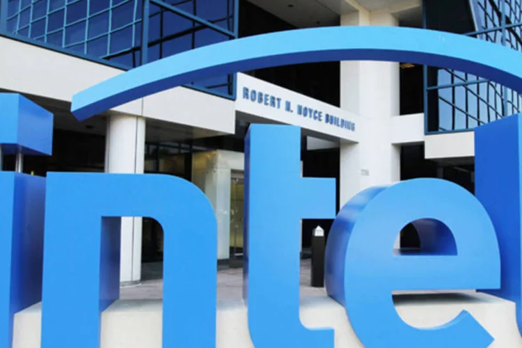 
	Escrit&oacute;rio da Intel em Santa Clara: companhia busca uma chance real de avan&ccedil;ar no mercado m&oacute;vel
 (Justin Sullivan/Getty Images)