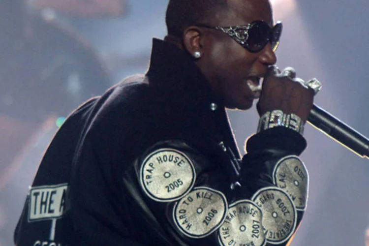 
	Gucci Mane em apresenta&ccedil;&atilde;o: incidente &eacute; o &uacute;ltimo de uma longa s&eacute;rie de problemas legais para o rapper
 (Taylor Hill/Getty Images)