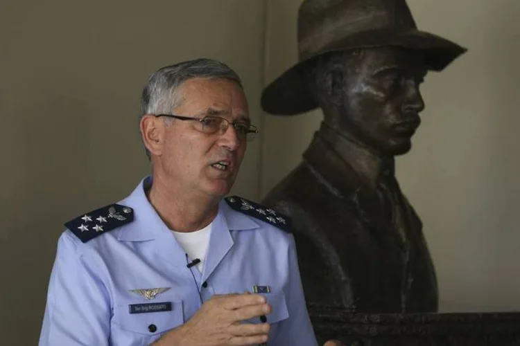 
	Nivaldo Rossato: proposta de cria&ccedil;&atilde;o de estatais n&atilde;o desmilitariza o setor, segundo o comandante da Aeron&aacute;utica
 (José Cruz/Agência Brasil)