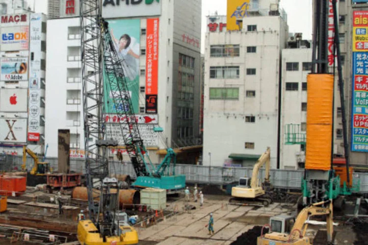 Construção da Taisei Corp. em Tóquio: as ações da Taisei Corp, que provavelmente será a empreiteira do novo Estádio Nacional, dispararam 5,7% (Kaku Kurita/Bloomberg News)