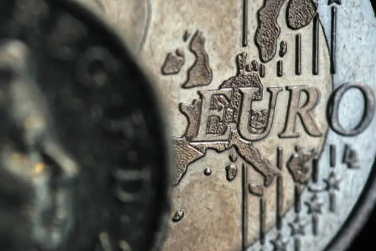 
	Euro:&nbsp;moeda caiu abaixo de US$ 1,30 ap&oacute;s o &iacute;ndice de gerente de compras (PMI) da Alemanha cair este m&ecirc;s pela primeira vez desde novembro
 (Dan Kitwood/Getty Images)