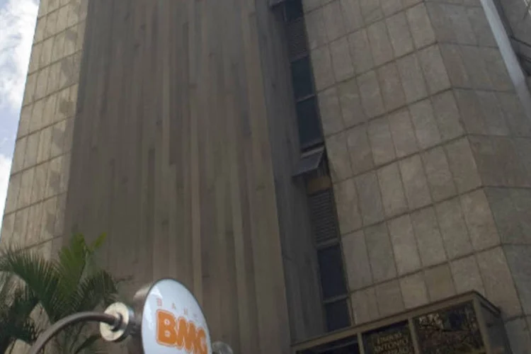 
	Banco BMG: com isso, o Itapu Unibanco&nbsp;deter&aacute; participa&ccedil;&atilde;o de 60% do capital social total e votante da joint venture
 (Marcos Issa/Bloomberg News)