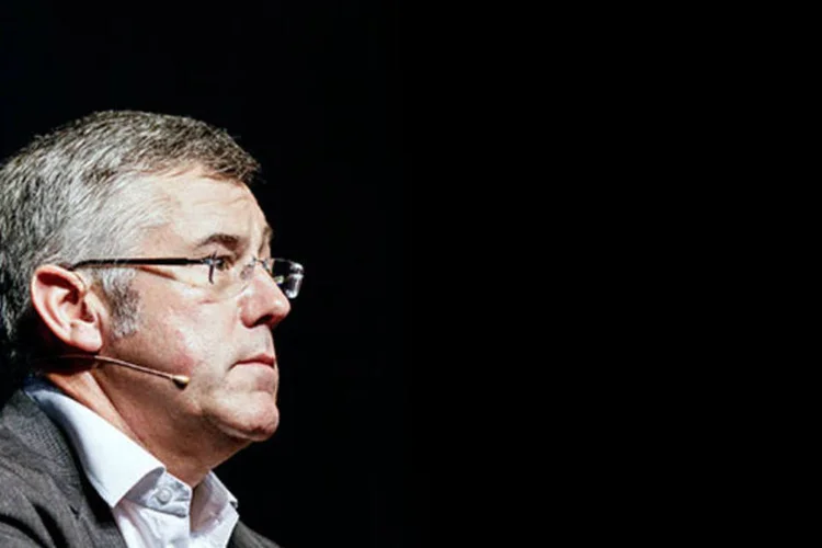 
	O executivo-chefe do grupo indiano Tata Motors, Karl Slym: a pol&iacute;cia est&aacute; investigando as causas da queda fatal
 (Dhiraj Singh/Bloomberg)