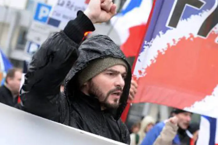 Homem participa de manifestações em Paris em 26 de janeiro de 2014 (Pierre Andrieu/AFP)