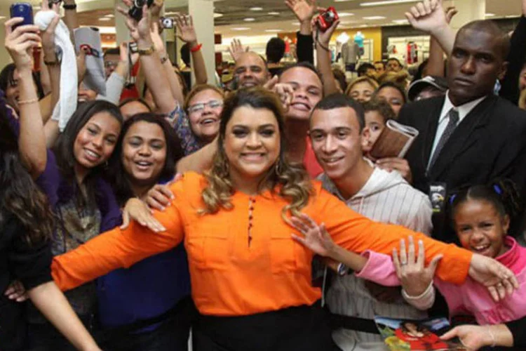 Cantora Preta Gil no lançamento da linha Special For You: coleção conta com 35 itens de tamanho mais amplo (Divulgação)
