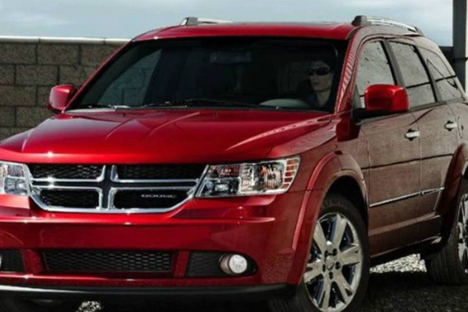 Dodge Journey 2012 chega por até R$ 107.900