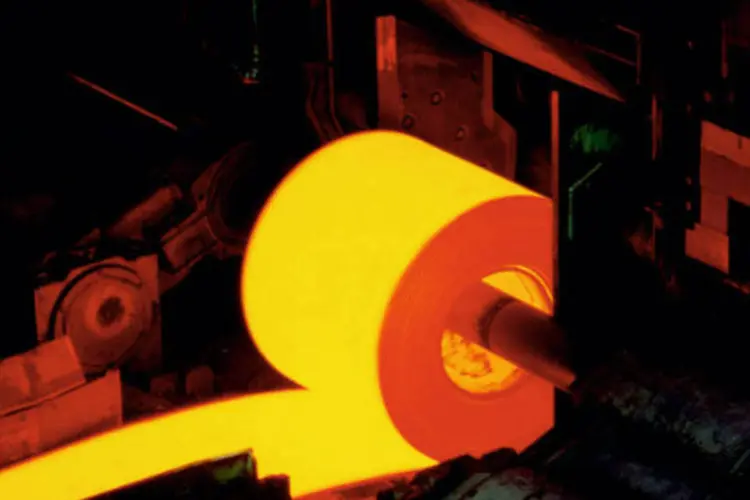 
	Ferro &eacute; produzido em f&aacute;brica da Tokyo Steel: os pre&ccedil;os de vigas H, principal produto da companhia, continuar&atilde;o em 74 mil ienes a tonelada
 (Bloomberg News)