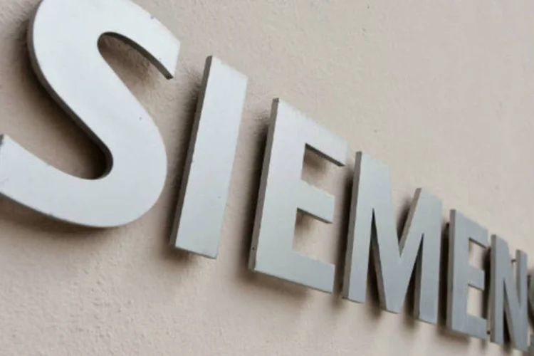Siemens: demanda por armazenamento de energia em larga escala tem crescido conforme o preço de baterias avançadas cai (Guenter Schiffmann/Bloomberg)