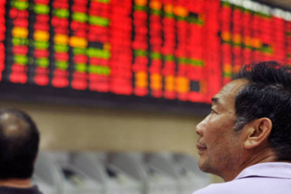 Índice de blue-chips da China cai mas fecha 8ª semana em alta