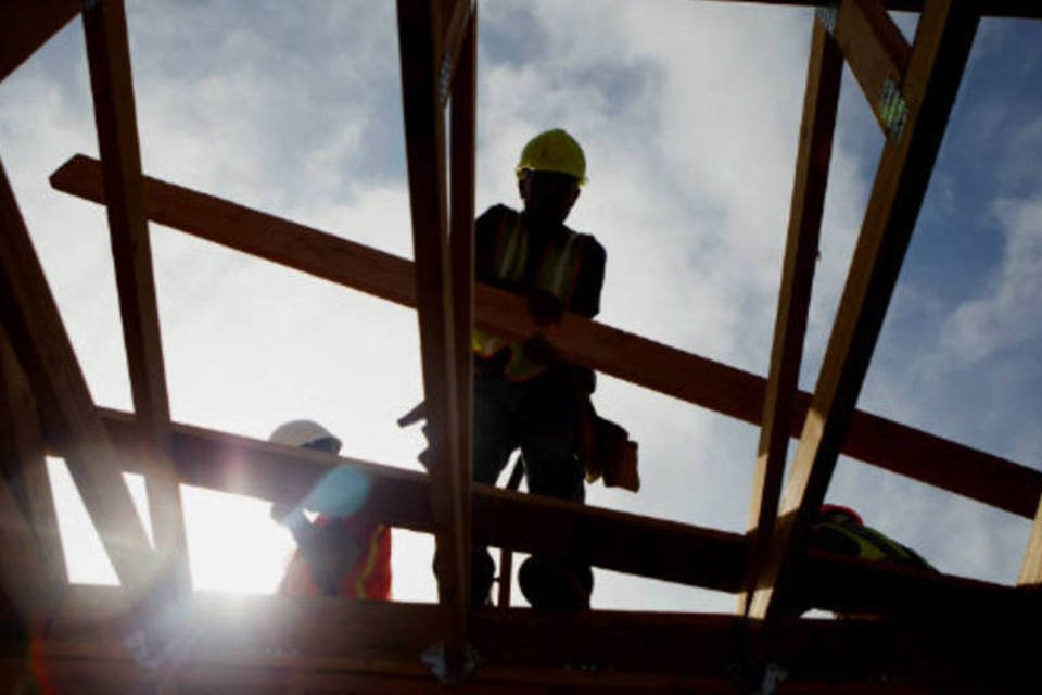 Preços da construção civil sobem menos em abril