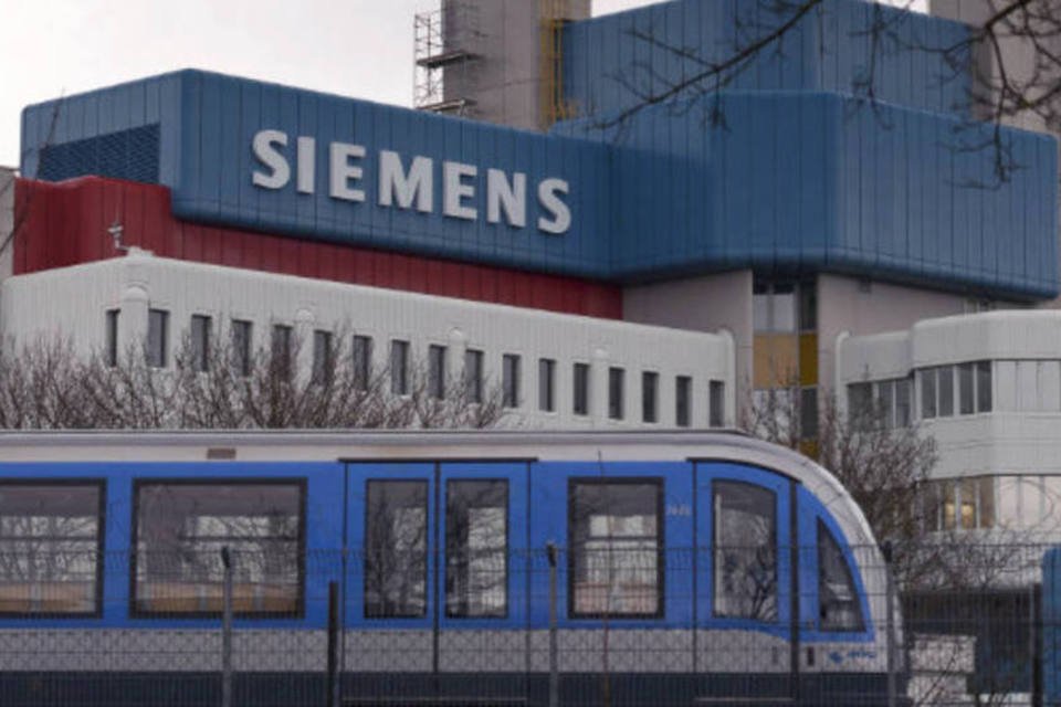 CEO da Siemens diz estar confortável com oferta por Alstom