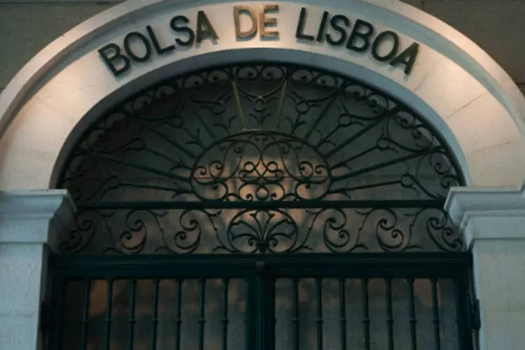 
	Bolsa de Lisboa: PSI-20 encerrou com eleva&ccedil;&atilde;o de 0,31%, apesar da queda de 1,80% na Portugal Telecom
 (Mario Proenca/Bloomberg)