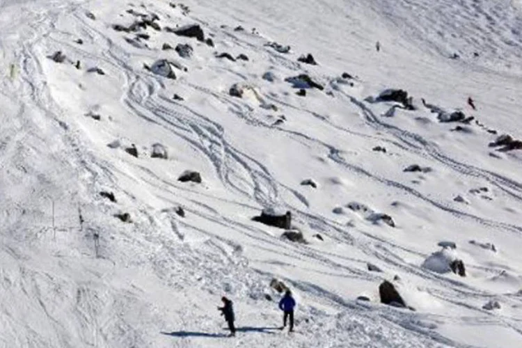 Visão do resort de esqui alpino na área em que Michael Schumacher sofreu o acidente que o levou a ser internado com traumatismo craniano (Jean-Pierre Clatot/AFP)