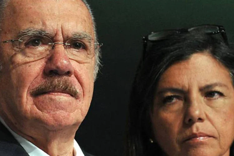 
	Jos&eacute; Sarney e Roseana Sarney: o ex-presidente do Senado nega ter interferido na decis&atilde;o e diz que a filha &eacute; alvo de persegui&ccedil;&atilde;o
 (Valter Campanato/ABr)