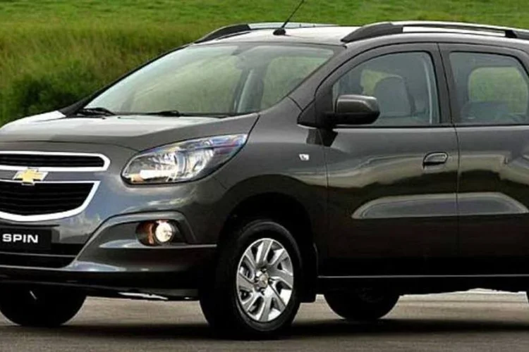 Completamente projetada no Brasil, a Spin não esconde a inspiração nos modelos mais recentes da GM | Leia mais (Divulgação)