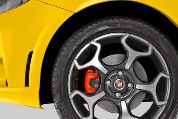 
	Detalhe do Punto, da Fiat: capta&ccedil;&atilde;o seria para comprar os 41,5% restantes da Chrysler
 (Divulgação)