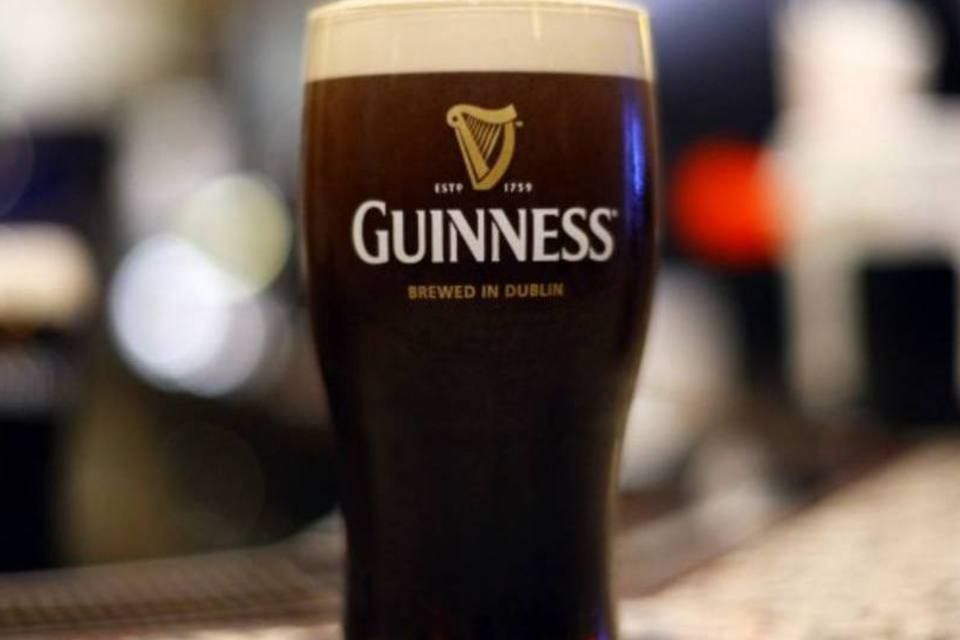 Guinness celebra São Patrício com humor inglês