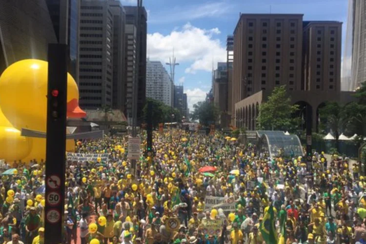 
	Manifesta&ccedil;&atilde;o em SP: Serra fez uma passagem rel&acirc;mpago pelo ato na Avenida Paulista
 (Divulgação/Movimento Brasil Livre)