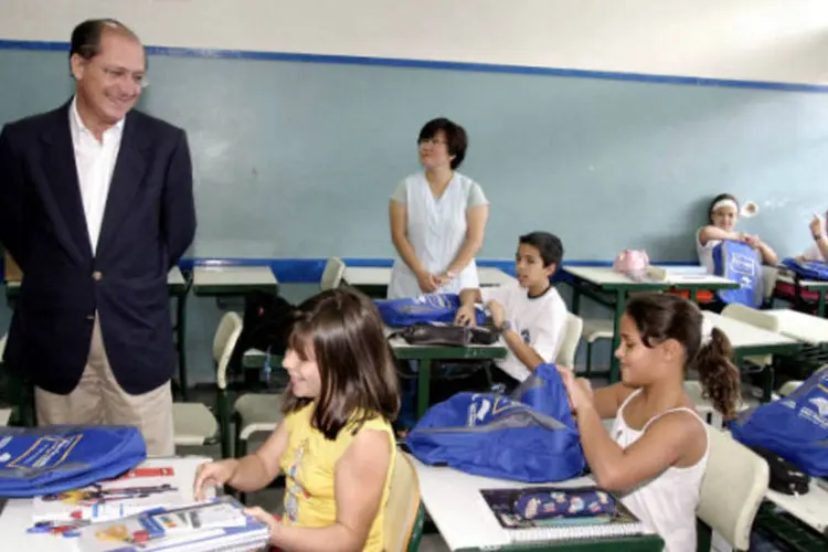 
	O governador de S&atilde;o Paulo, Geraldo Alckmin, visita Escola de Tempo Integral
 (Daniel Guimarães/Governo de São Paulo)