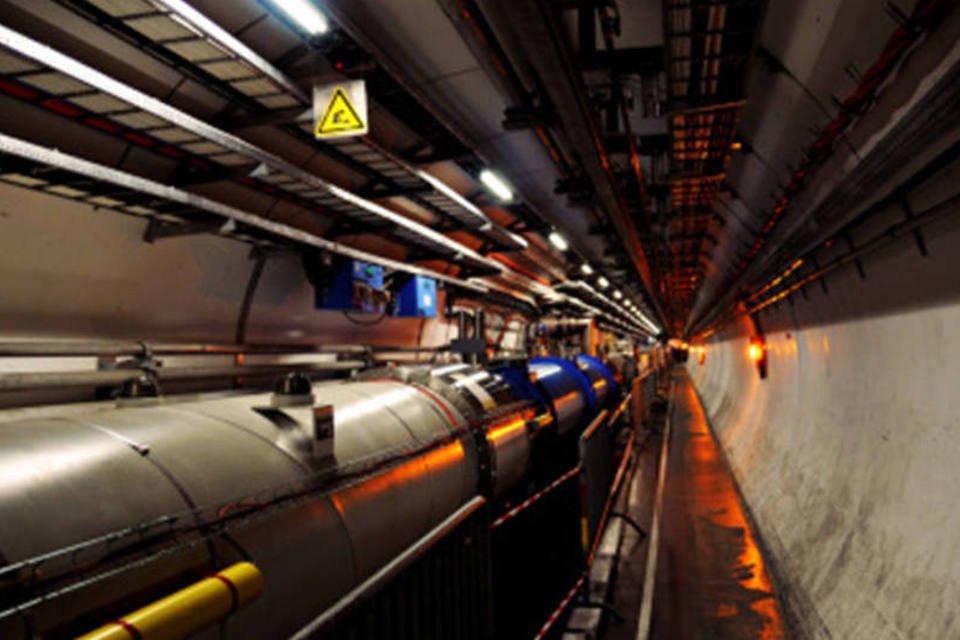 Cientistas do CERN descobrem duas partículas subatômicas