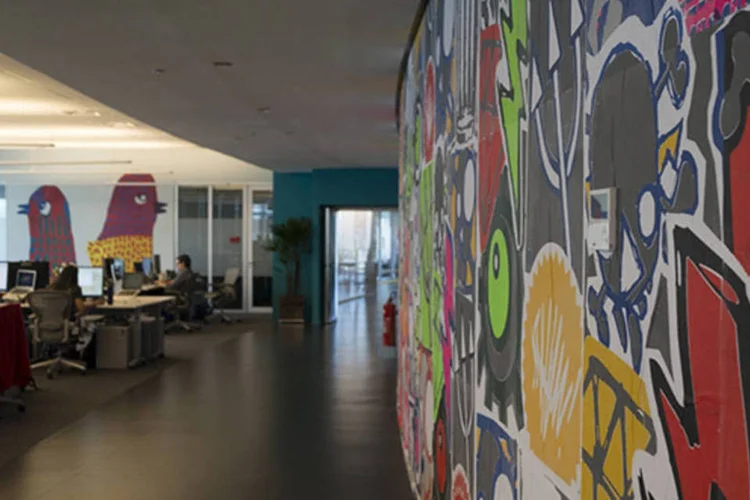Decoração do Facebook (Cauã Taborda/ Info)
