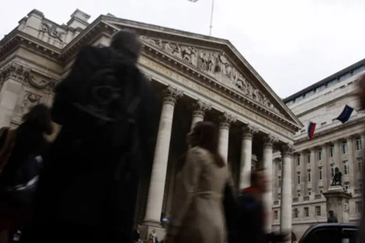 
	Sede do Banco da Inglaterra em Londres: o banco disse que o desemprego pode cair muito mais rapidamente ao n&iacute;vel de 7 por cento do que se esperava
 (Dan Istitene/Getty Images)