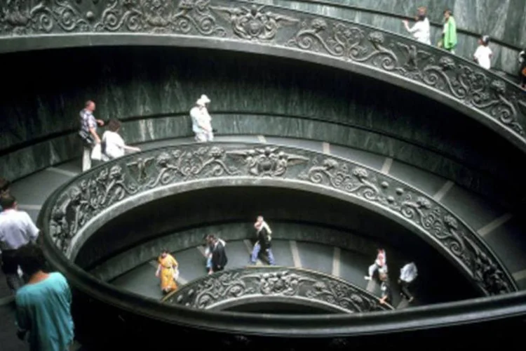 Escadaria da biblioteca do Vaticano (Getty Images)