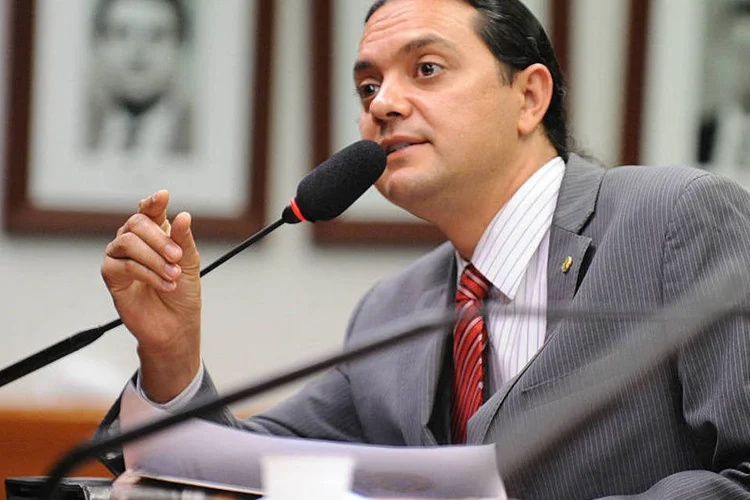
	Weliton Prado &eacute; de Minas Gerais, e com a a&ccedil;&atilde;o tenta trocar de partido sem perder o mandato
 (Gabriela Korossy/Câmara dos Deputados)