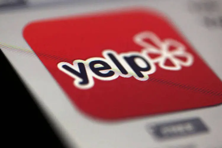 Logo do site Yelp: o Yelp é um repositório com informações sobre comércios e serviços locais nas cidades (Tim Boyle/Bloomberg)