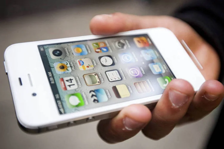 Os smartphones correspondem a 7,5% dos celulares vendidos no Brasil ( Michael Nagle / Getty Images)