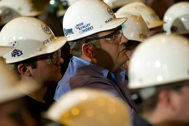 
	Funcion&aacute;rios da US Steel: um ano antes, a companhia teve lucro de 44,4 milh&otilde;es de d&oacute;lares, ou 0,28 d&oacute;lar por papel
 (Jeff Swensen/Getty Images)