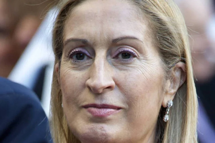 
	A ministra espanhola de Fomento, Ana Pastor:&nbsp;Pastor disse que a Espanha prepara um cons&oacute;rcio de empresas p&uacute;blicas e privadas para competir na primeira fase da licita&ccedil;&atilde;o do projeto.
 (Carlos Alvarez/Getty Images)