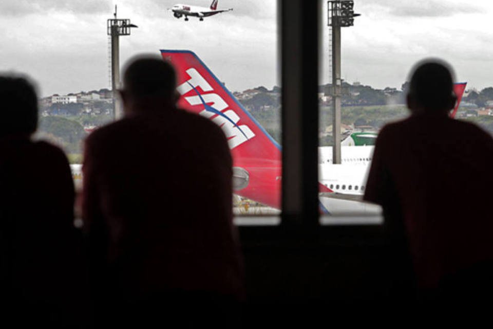 Os aeroportos do Brasil que operam no limite (ou acima dele)