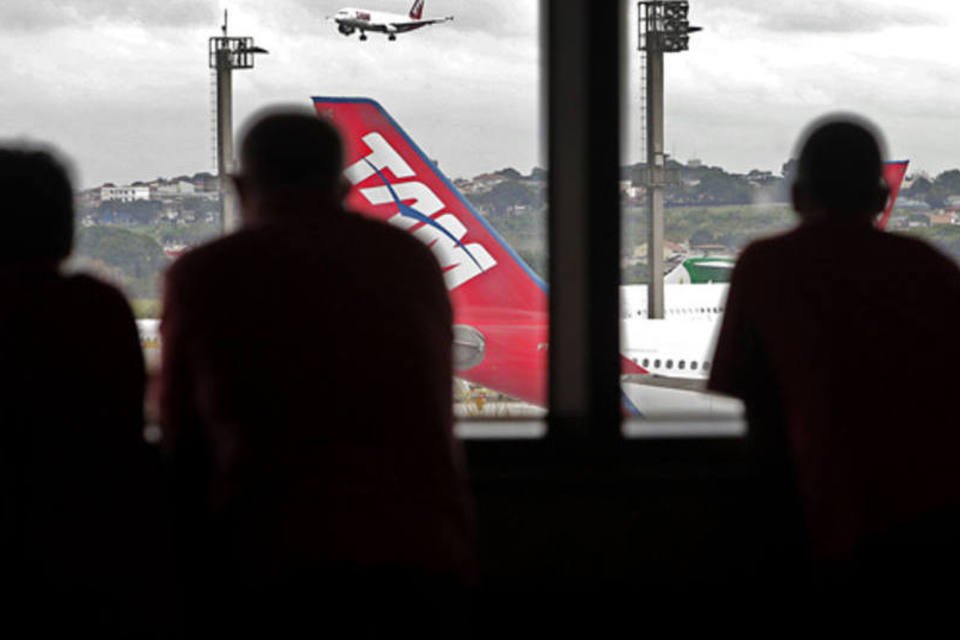 Greve afeta transporte de malas no aeroporto de Cumbica