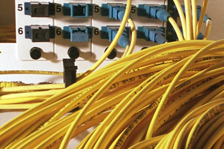 
	Cabos de fibra &oacute;ptica: o n&uacute;mero de assinantes chegou a 375 mil em dezembro, com alta expressiva de 84% no ano
 (Michael Smith/Getty Images)
