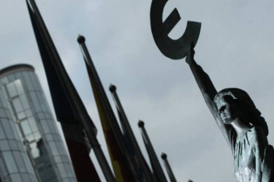 Deputado do partido de Merkel sugere que Itália saia do euro
