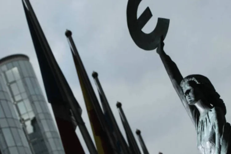 
	Em dezembro de 2011, o bloco que compartilha o euro tinha registrado super&aacute;vit de 8 bilh&otilde;es de euros
 (Sean Gallup/Getty Images)