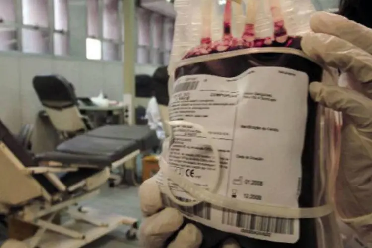 
	Coleta de sangue no HemoRio: atualmente s&atilde;o coletadas no Brasil 3,6 milh&otilde;es de bolsas por ano
 (Marcello Casal Jr./ABr)