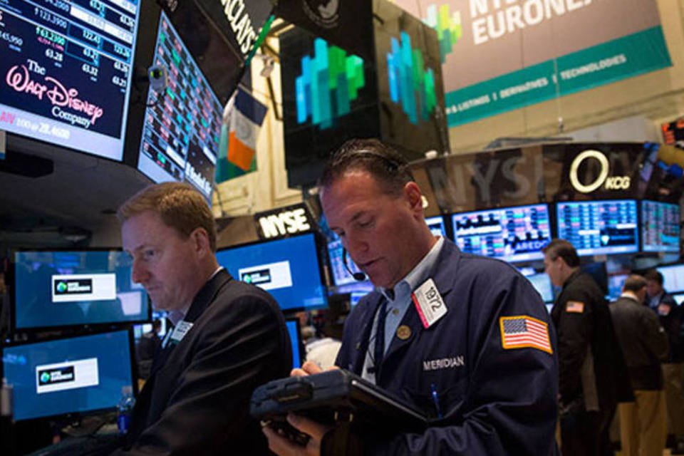 Investidores embolsam lucros e Wall Street cai após 2 dias