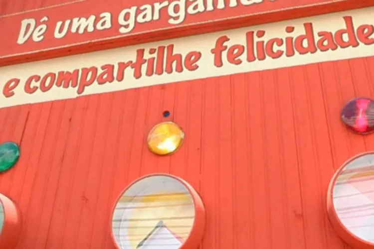 Máquina Gargalhômetro instalada pela Kibon em Pirenópolis, Goiás (Reprodução)