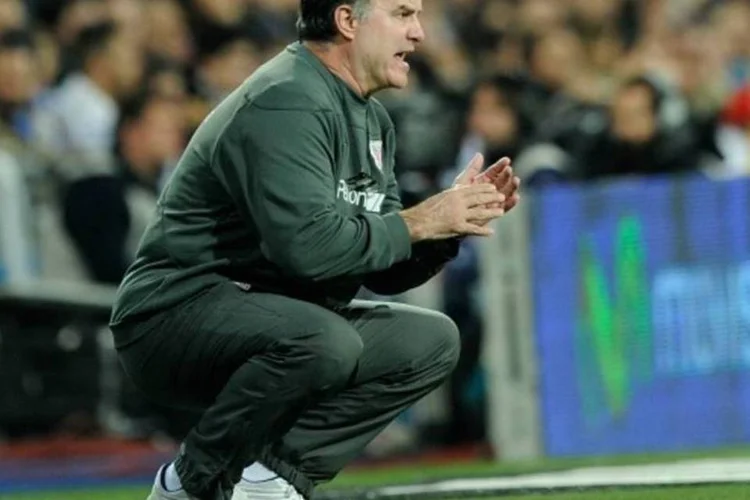 
	Marcelo Bielsa, treinador do Athletic Bilbao: o Athletic, que na temporada passada perdeu a final para o Atl&eacute;tico de Madrid ap&oacute;s ter eliminado o Manchester United nas oitavas
 (Denis Doyle/Getty Images)