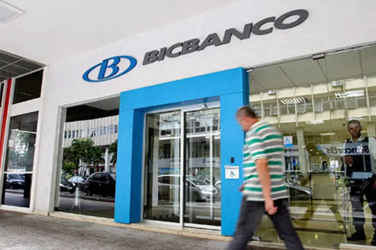 Fachada do BicBanco: no primeiro semestre, a instituição fez ajustes que resultaram na redução de mais de 160 funcionários (Adriano Machado/Bloomberg)