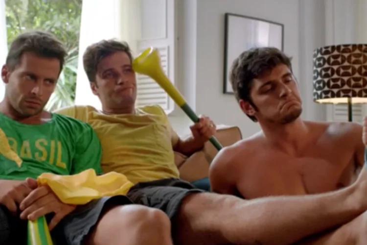 Henri Castelli, Bruno Gagliasso e Bruno Gissoni em comercial da Havaianas (Divulgação)