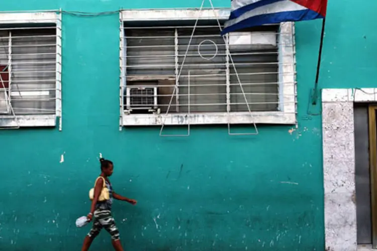 
	Cuba: Havana come&ccedil;ar&aacute; a renovar os passaportes vencidos dos cubanos residentes nos EUA
 (Spencer Platt/Getty Images)